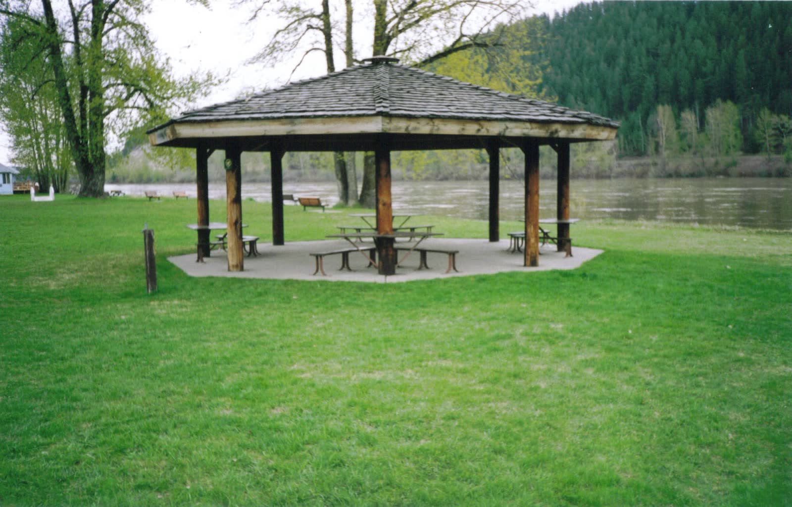 Okanagan Lake at Paddlewheel and Kin Beach